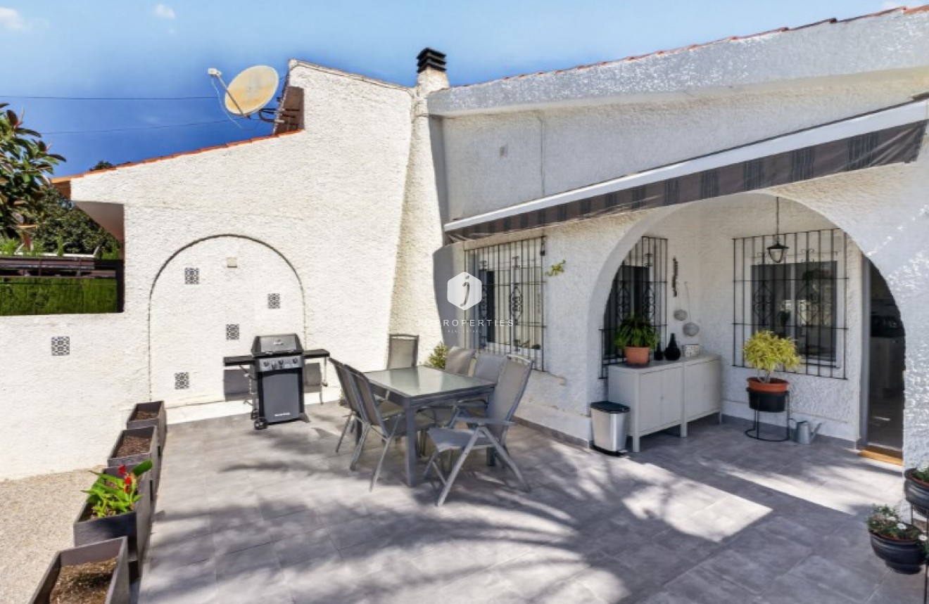 Resale - Villa -
Torrevieja - Costa Blanca