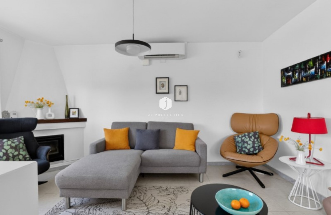 Resale - Villa -
Torrevieja - Costa Blanca
