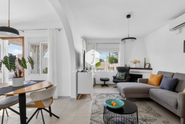 Resale - Villa -
Torrevieja - Costa Blanca
