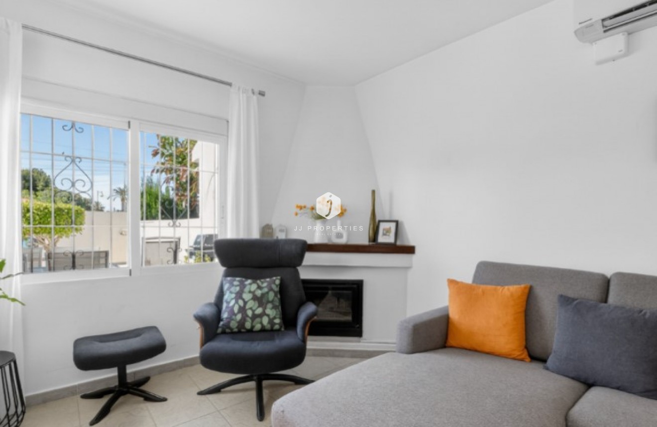 Resale - Villa -
Torrevieja - Costa Blanca