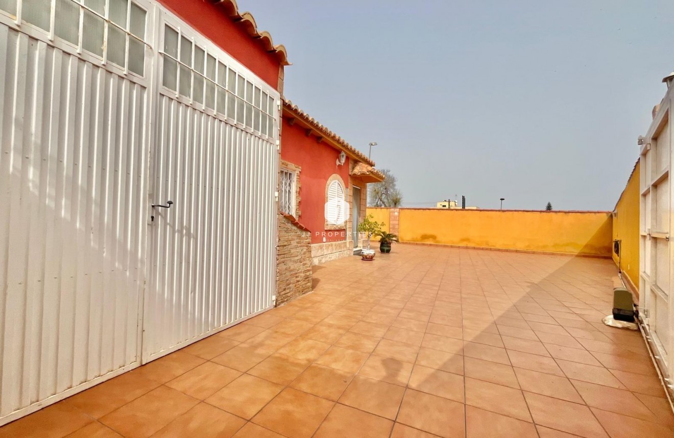 Segunda mano - Villa -
Torrevieja - Los Balcones - Los Altos del Edén