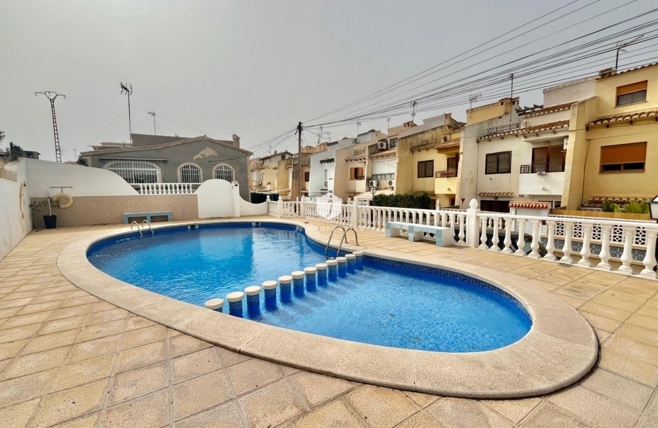 Segunda mano - Villa -
Torrevieja - Los Balcones - Los Altos del Edén