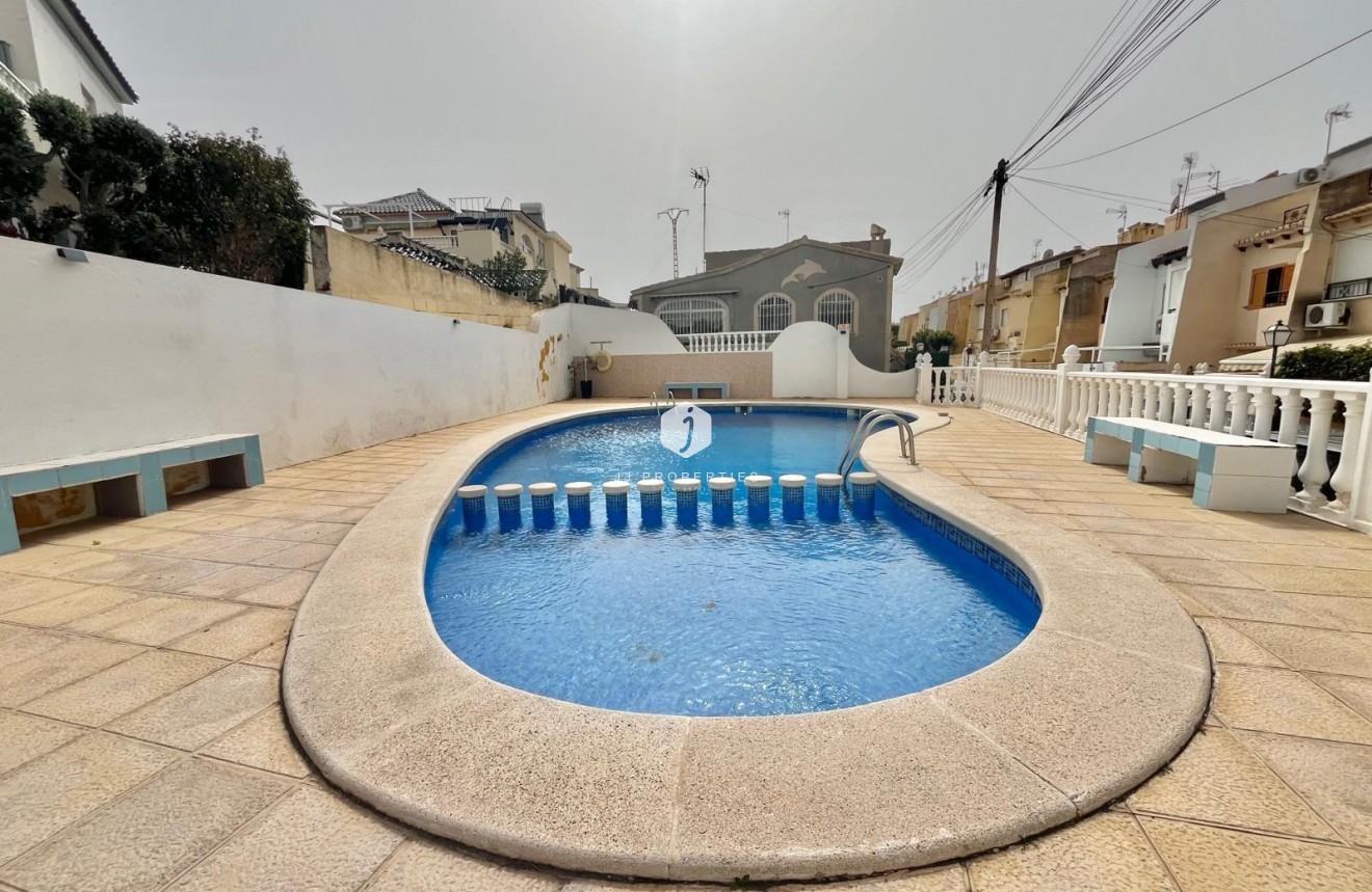 Segunda mano - Villa -
Torrevieja - Los Balcones - Los Altos del Edén