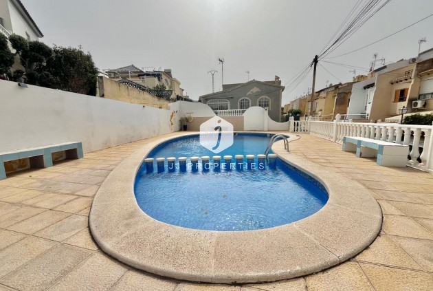 Segunda mano - Villa -
Torrevieja - Los Balcones - Los Altos del Edén
