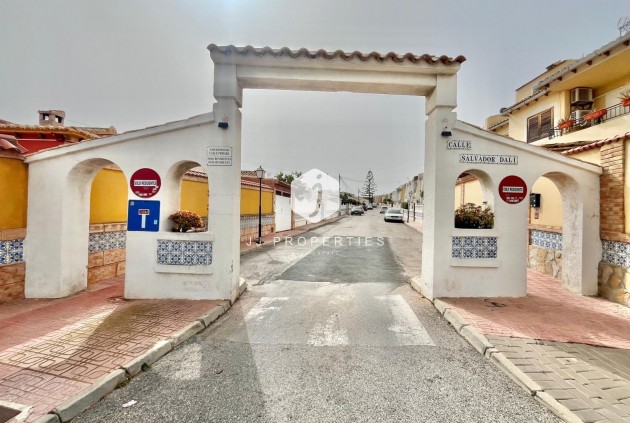 Segunda mano - Villa -
Torrevieja - Los Balcones - Los Altos del Edén
