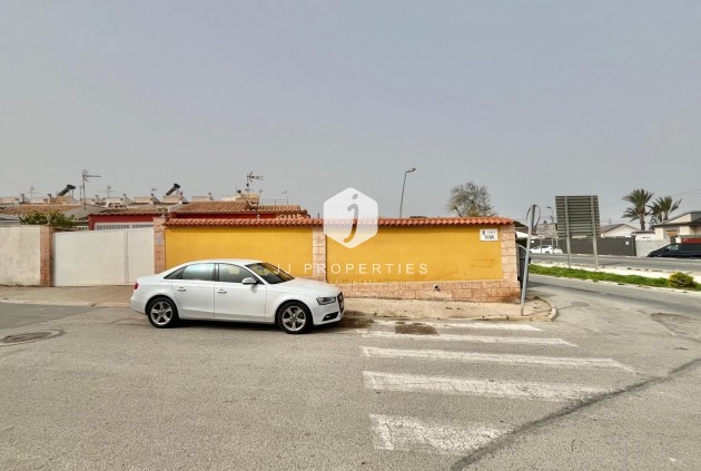 Segunda mano - Villa -
Torrevieja - Los Balcones - Los Altos del Edén