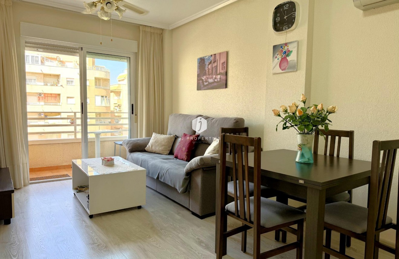 Resale - Apartment / flat -
Torrevieja - El molino