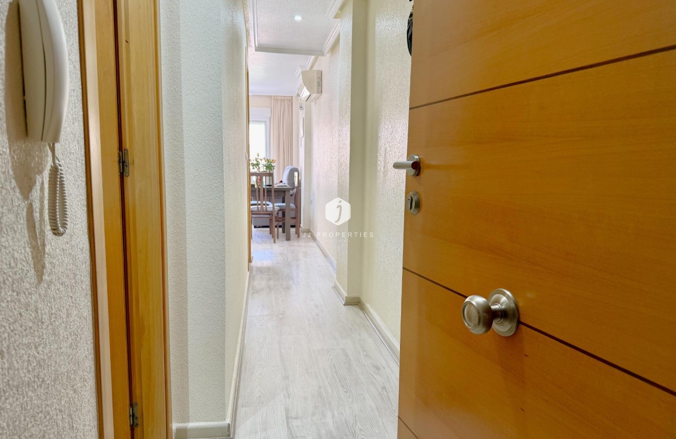 Resale - Apartment / flat -
Torrevieja - El molino