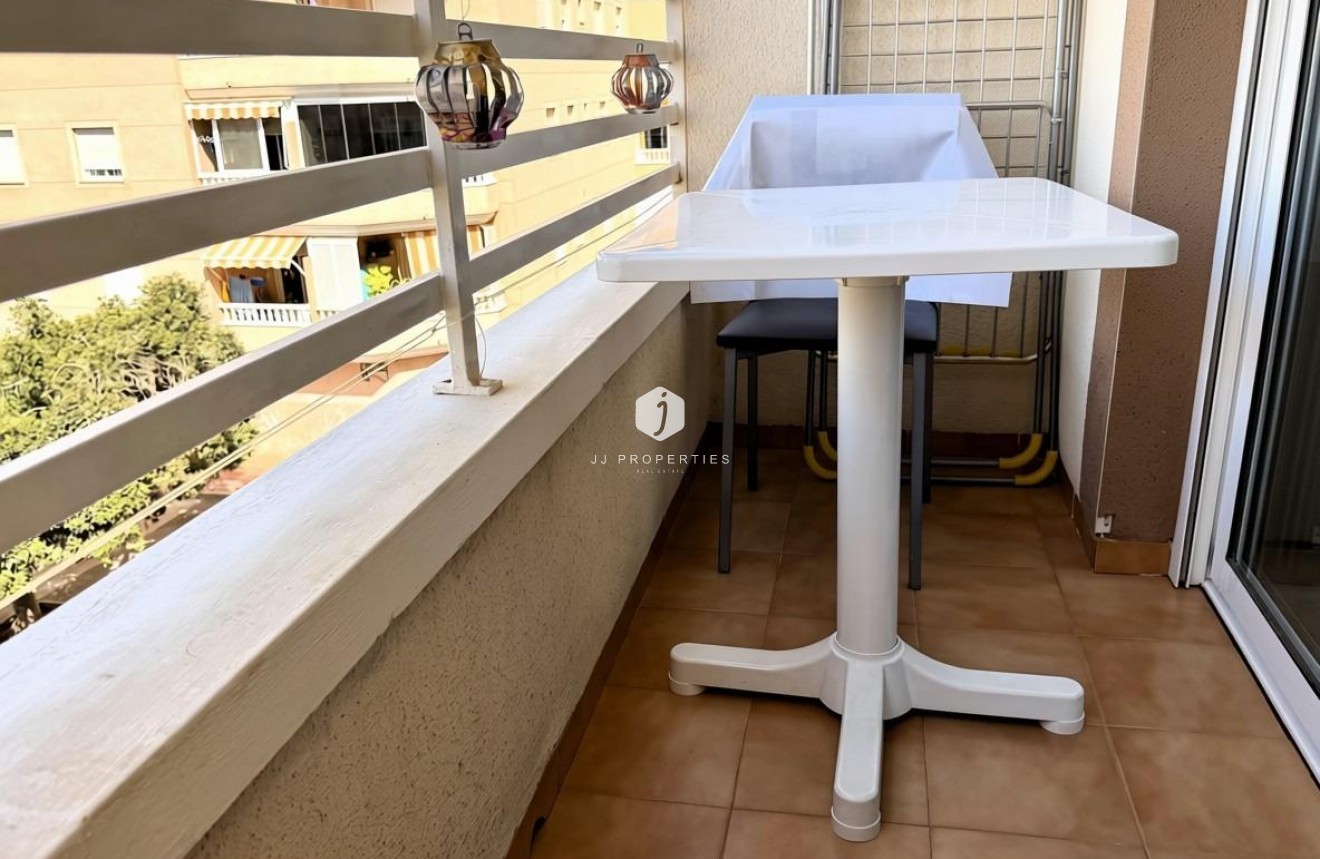 Resale - Apartment / flat -
Torrevieja - El molino