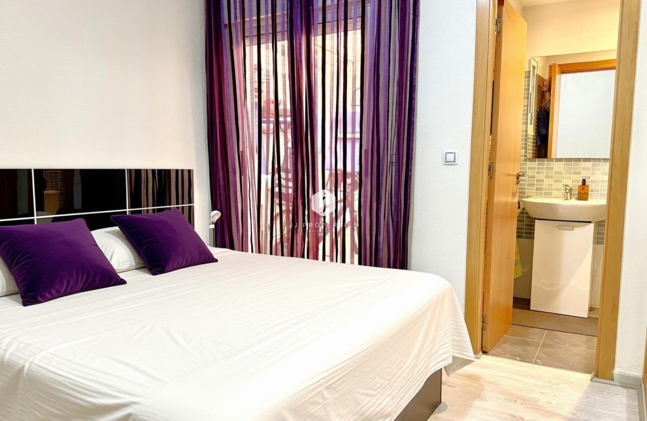 Resale - Apartment / flat -
Torrevieja - El molino