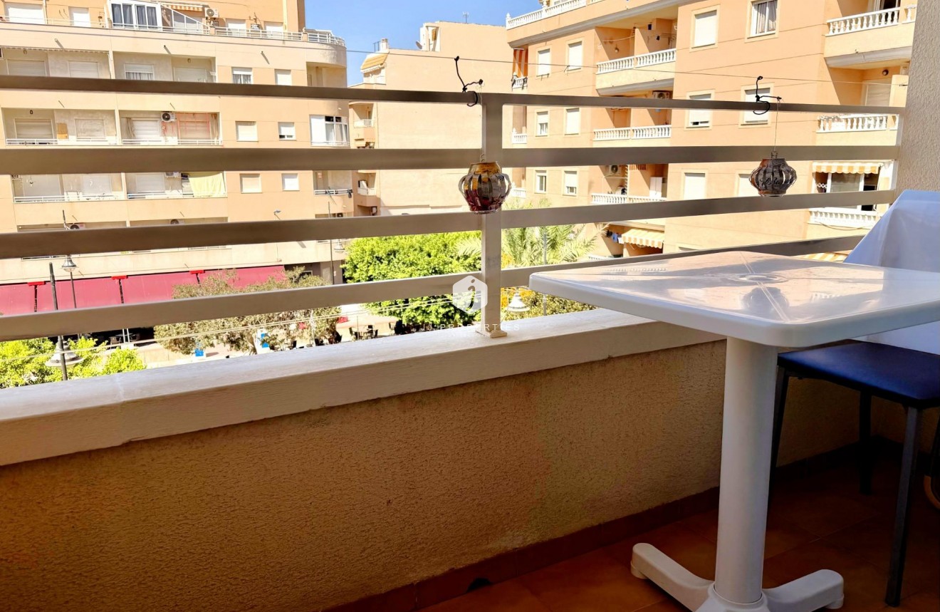 Resale - Apartment / flat -
Torrevieja - El molino
