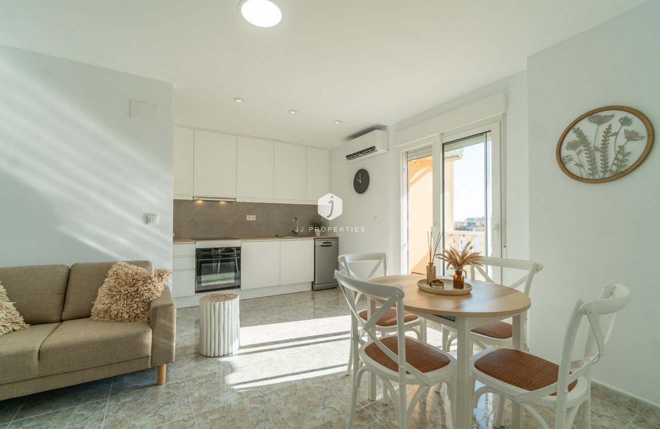D'occasion - Appartement -
Torrevieja - Costa Blanca