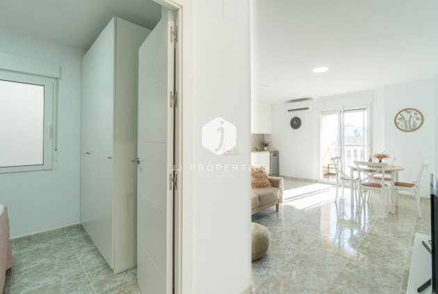 D'occasion - Appartement -
Torrevieja - Costa Blanca