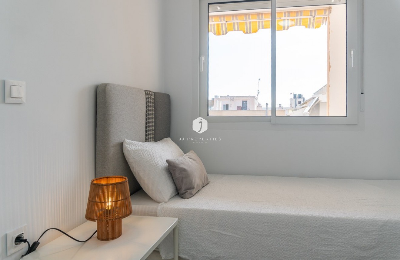 D'occasion - Appartement -
Torrevieja - Costa Blanca