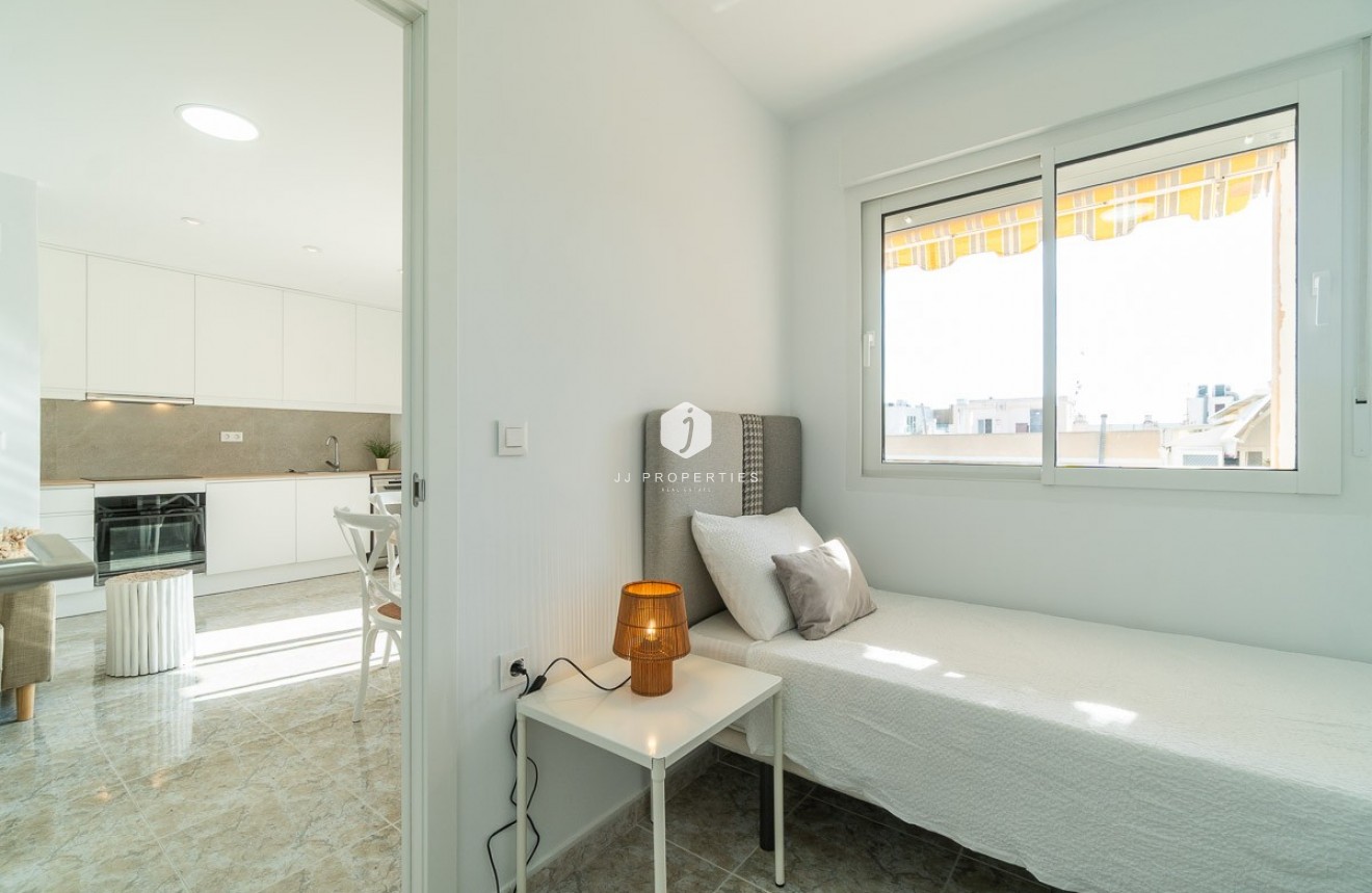 D'occasion - Appartement -
Torrevieja - Costa Blanca