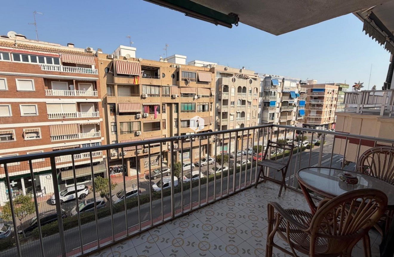 Tweedehands - Appartement / flat -
Torrevieja - Acequion