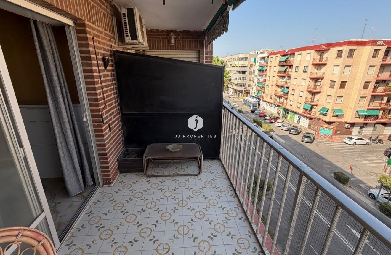 Tweedehands - Appartement / flat -
Torrevieja - Acequion