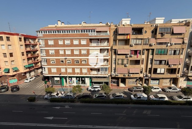 Tweedehands - Appartement / flat -
Torrevieja - Acequion