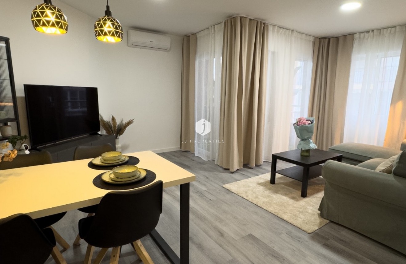 Tweedehands - Appartement / flat -
Torrevieja - Costa Blanca