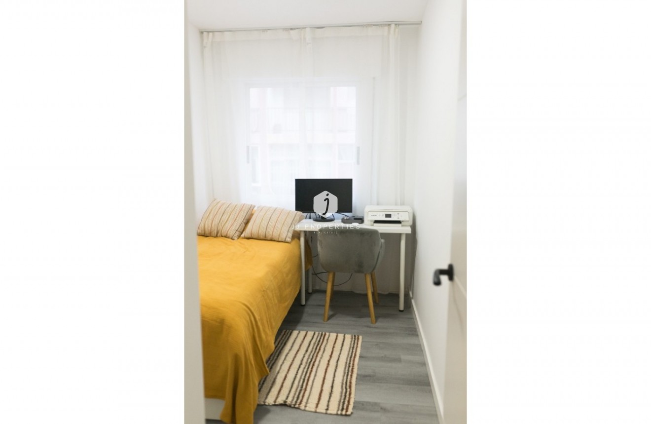 Tweedehands - Appartement / flat -
Torrevieja - Costa Blanca