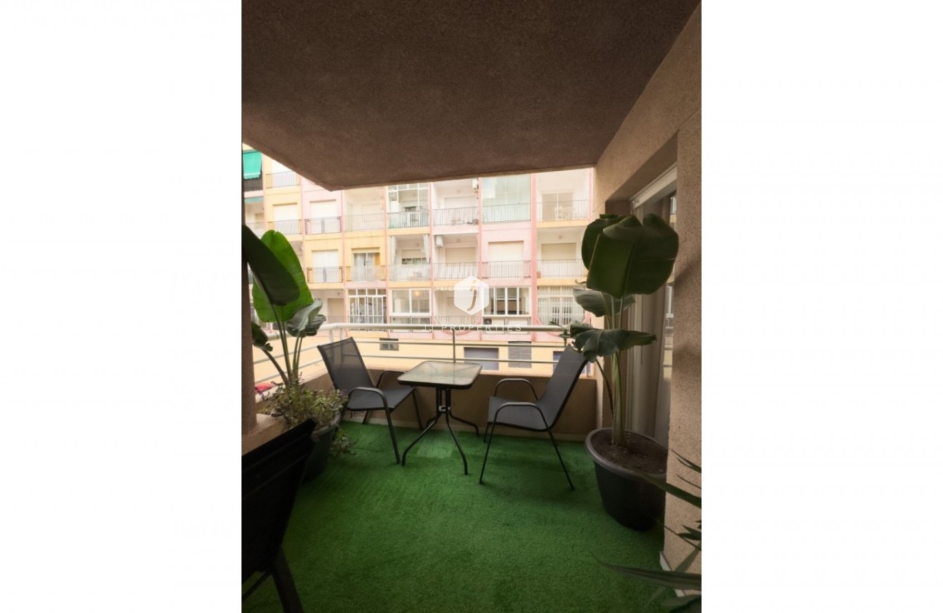 Tweedehands - Appartement / flat -
Torrevieja - Costa Blanca