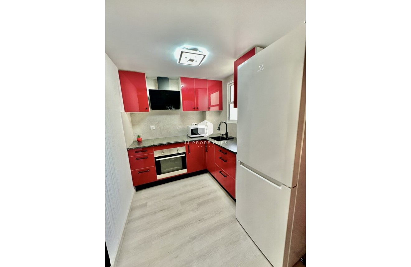 Tweedehands - Appartement / flat -
Torrevieja - Centro