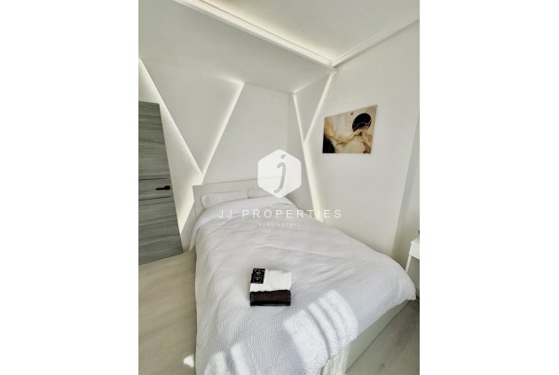 Tweedehands - Appartement / flat -
Torrevieja - Centro