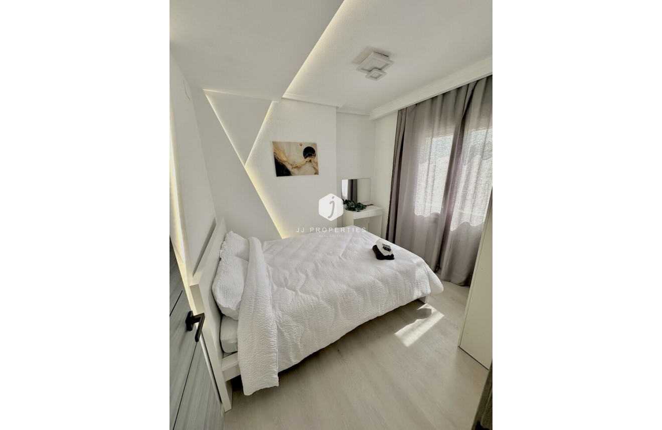 Tweedehands - Appartement / flat -
Torrevieja - Centro