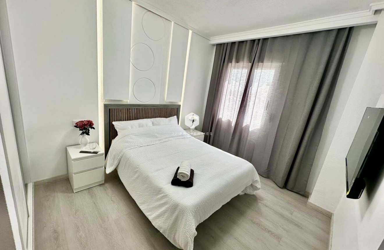 Tweedehands - Appartement / flat -
Torrevieja - Centro