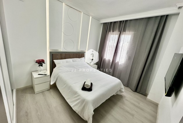 Tweedehands - Appartement / flat -
Torrevieja - Centro