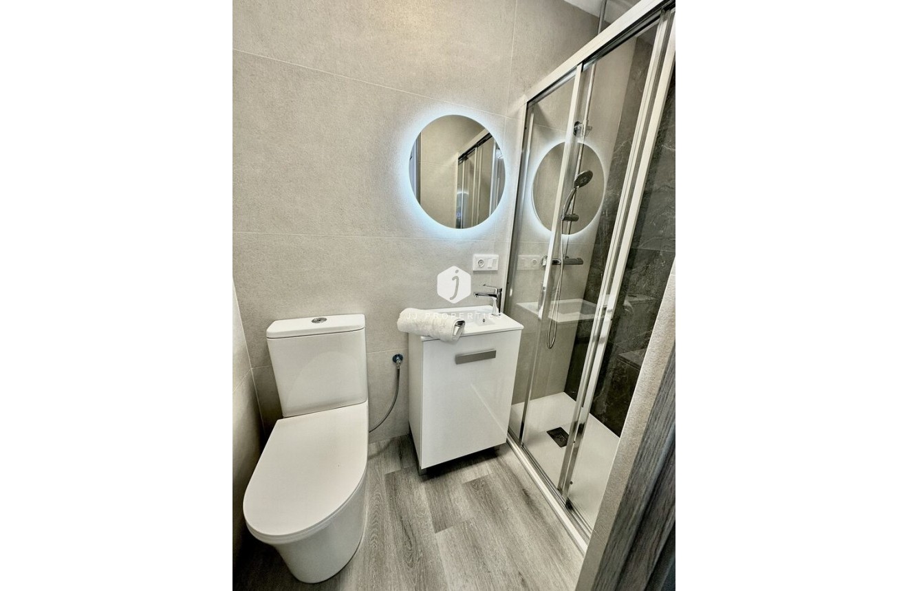Tweedehands - Appartement / flat -
Torrevieja - Centro