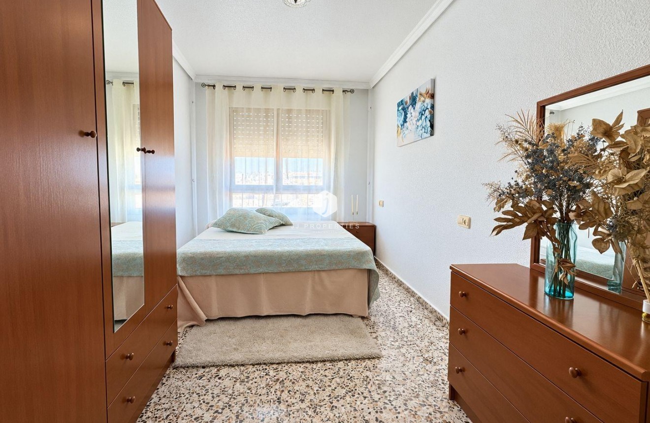 Tweedehands - Appartement / flat -
Torrevieja - Acequion