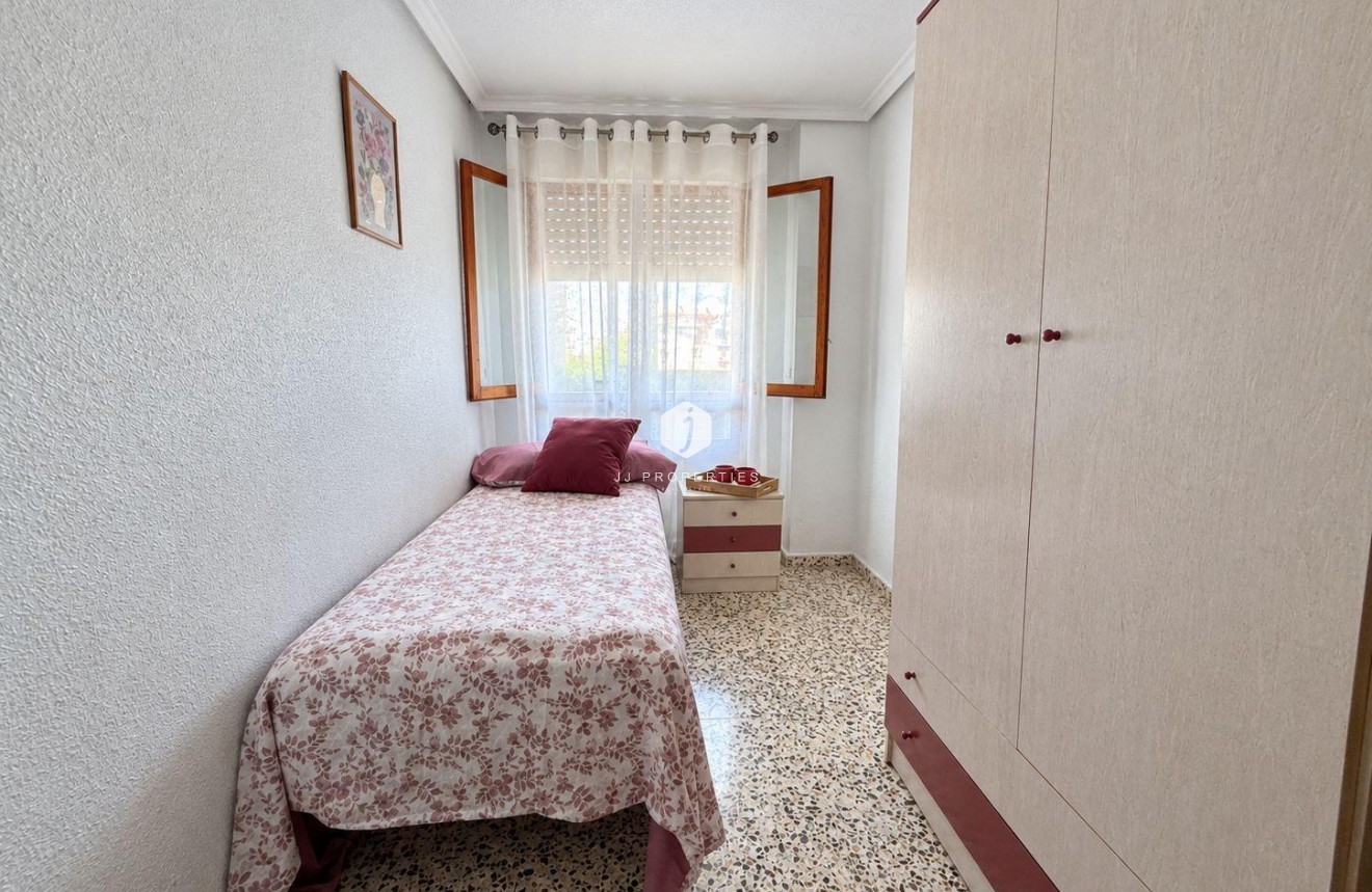 Tweedehands - Appartement / flat -
Torrevieja - Acequion