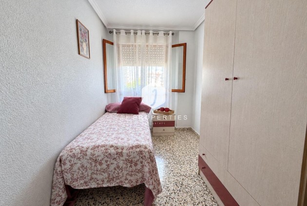 Tweedehands - Appartement / flat -
Torrevieja - Acequion