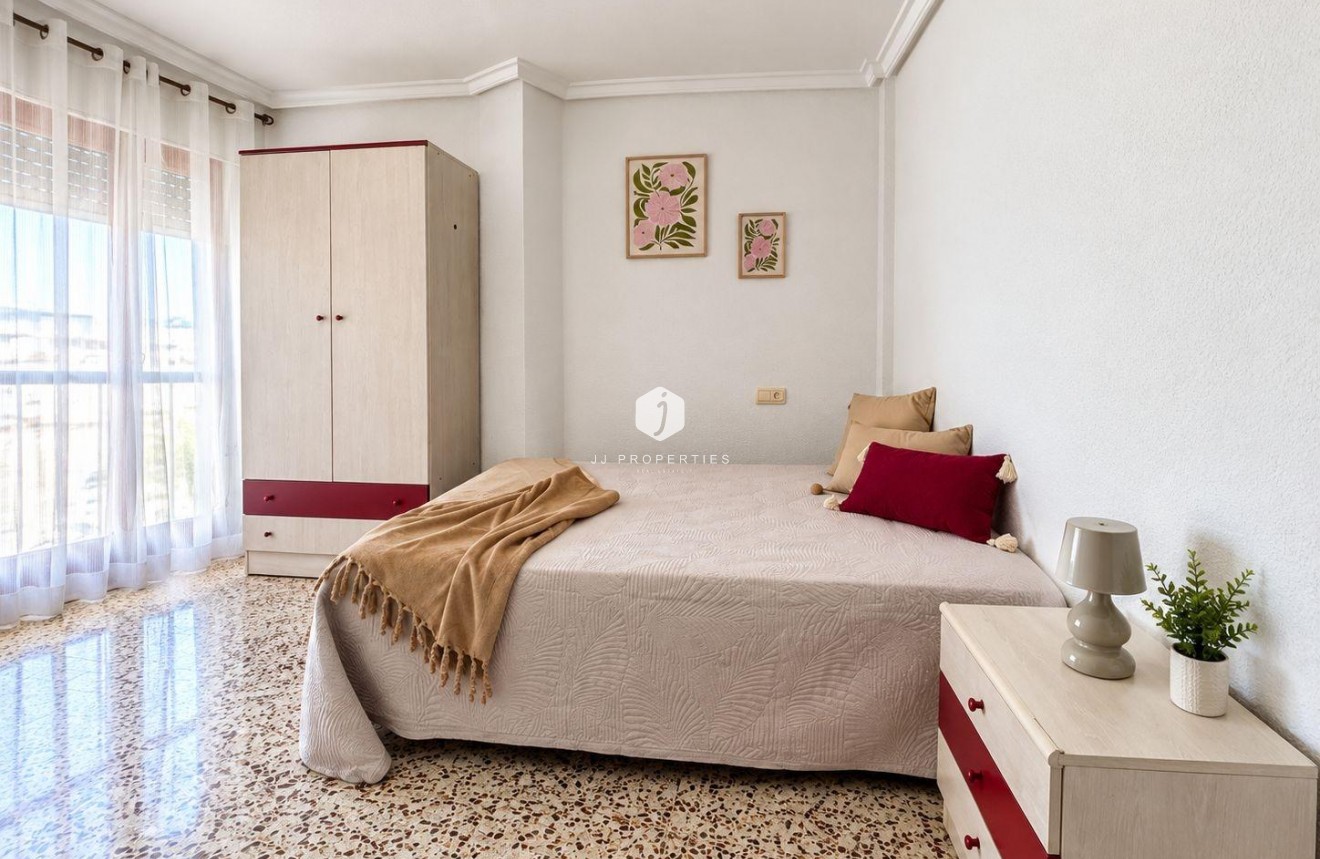 Tweedehands - Appartement / flat -
Torrevieja - Acequion