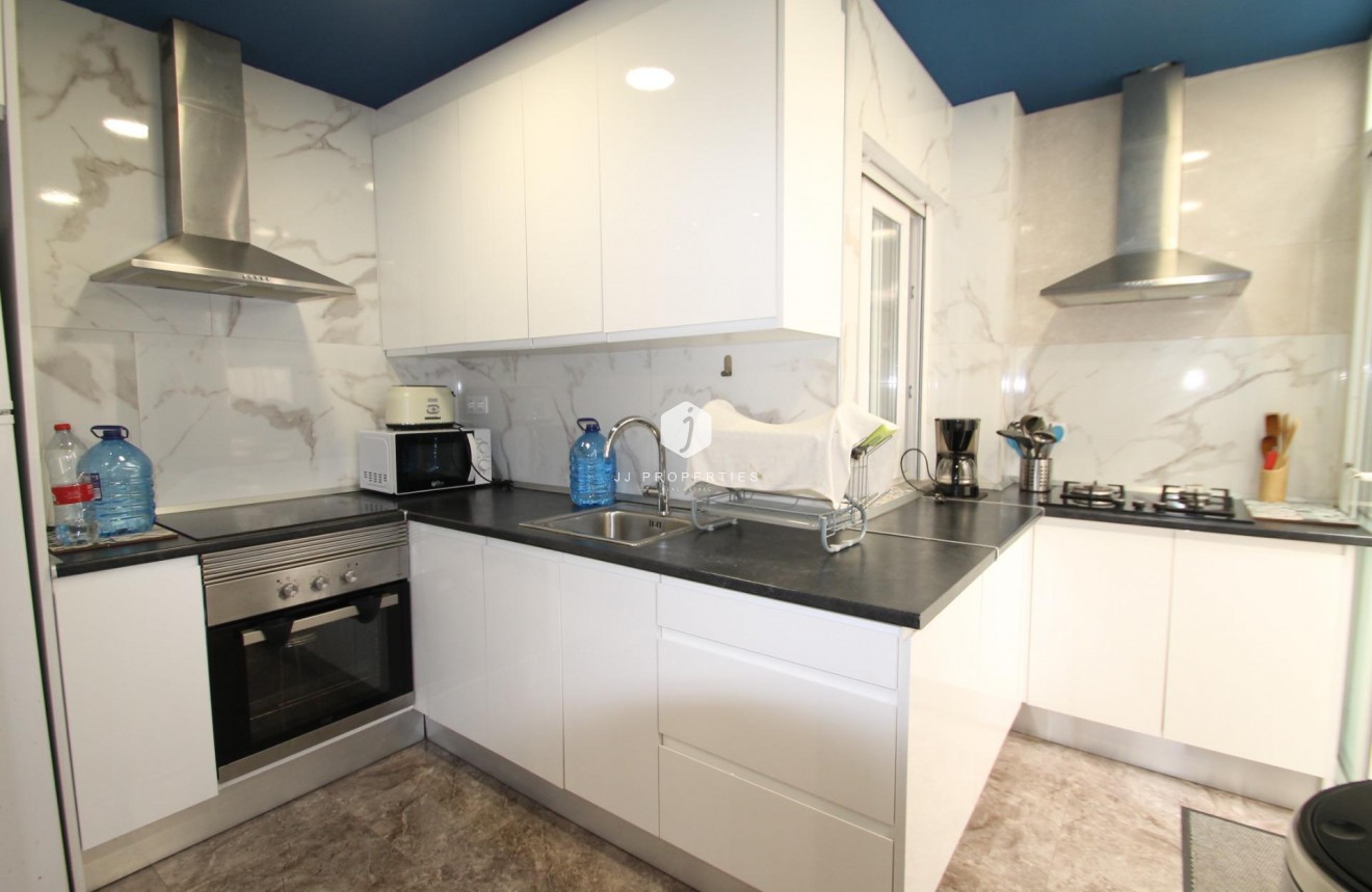 Resale - Apartment / flat -
Torrevieja - Playa de los Naufragos