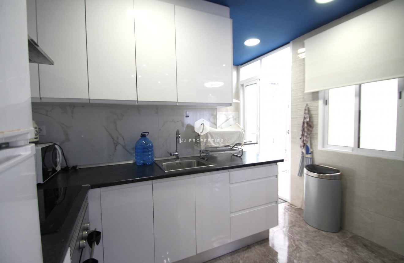 Resale - Apartment / flat -
Torrevieja - Playa de los Naufragos