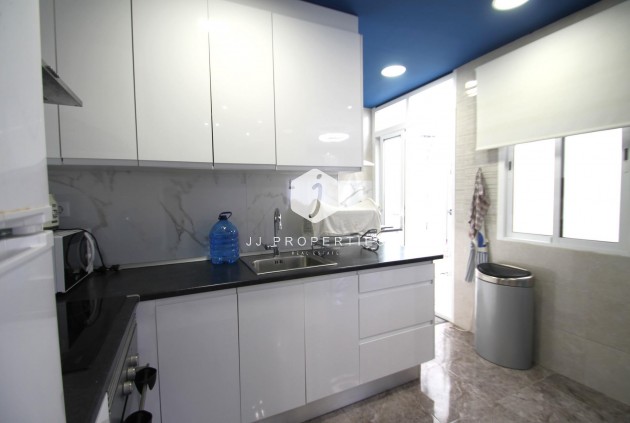 Resale - Apartment / flat -
Torrevieja - Playa de los Naufragos