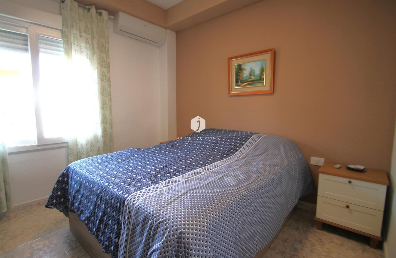 Resale - Apartment / flat -
Torrevieja - Playa de los Naufragos