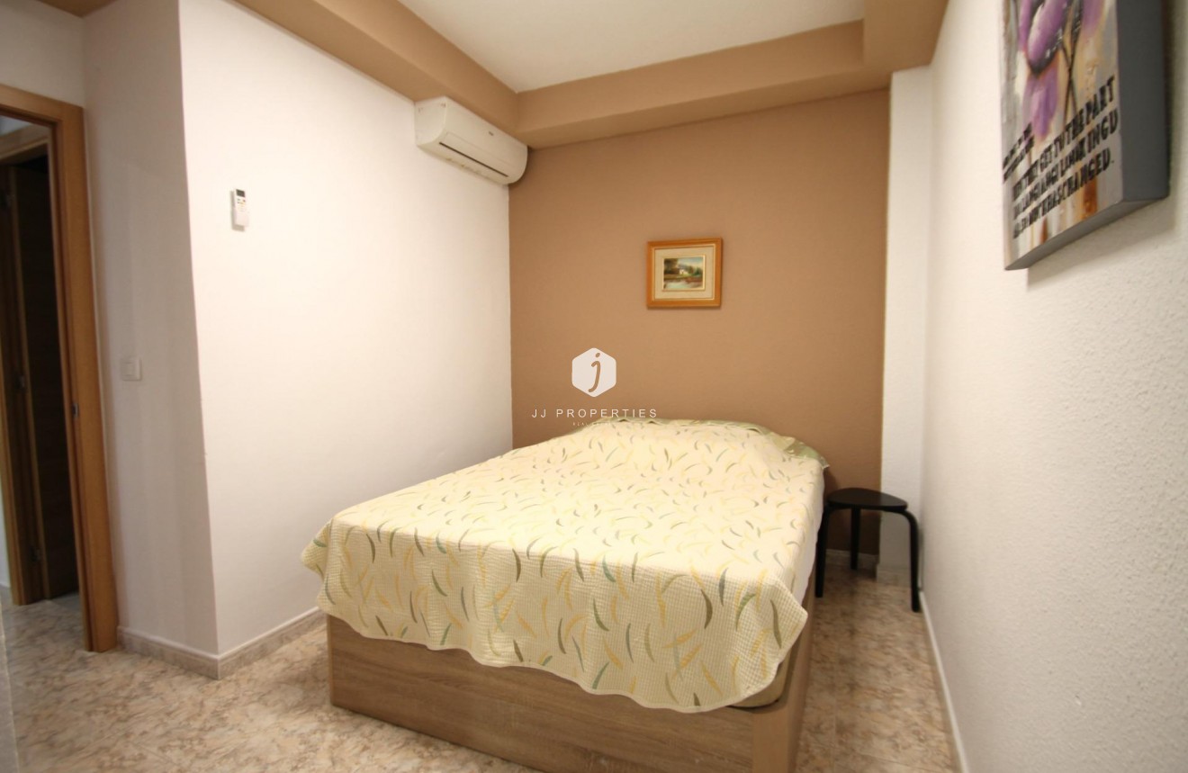 Resale - Apartment / flat -
Torrevieja - Playa de los Naufragos