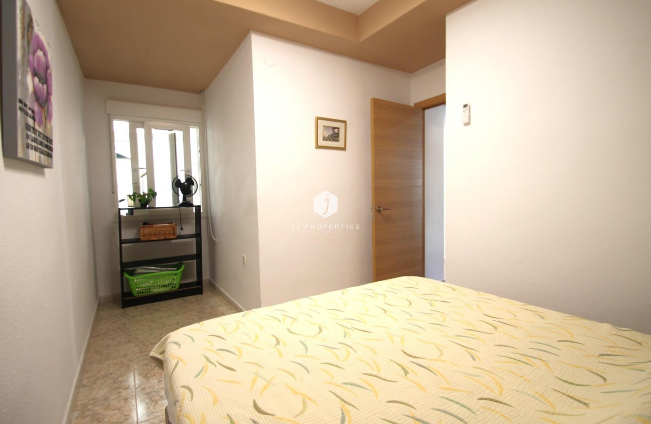 Resale - Apartment / flat -
Torrevieja - Playa de los Naufragos
