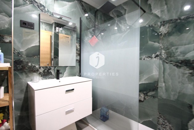 Resale - Apartment / flat -
Torrevieja - Playa de los Naufragos