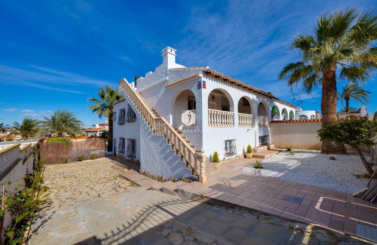 D'occasion - Villa -
Torrevieja - La Siesta - El Salado - Torreta