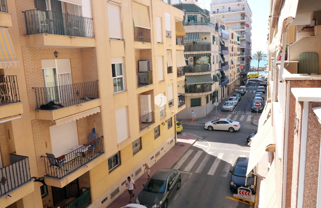 Resale - Apartment / flat -
Torrevieja - Playa del Cura
