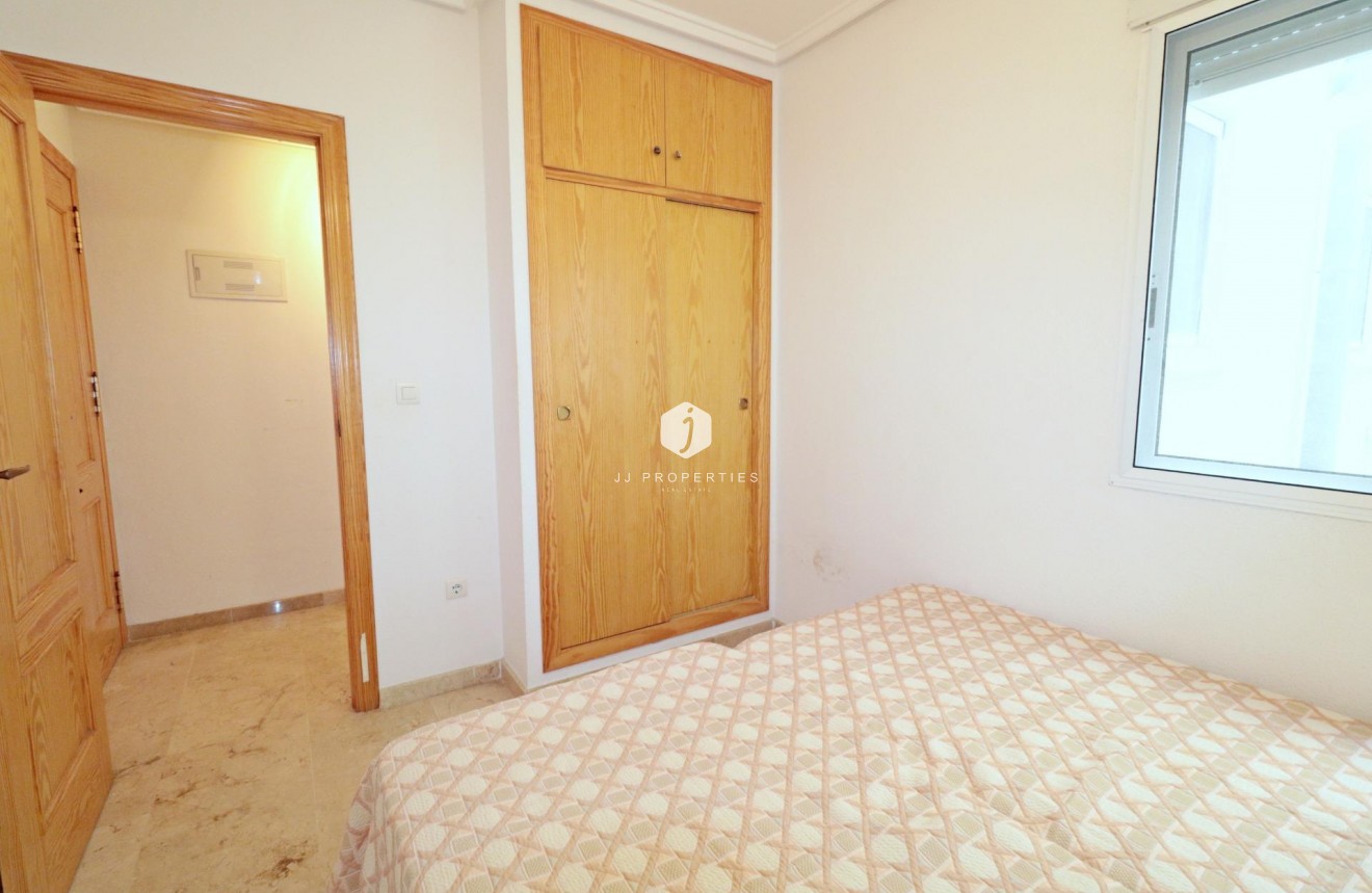 Resale - Apartment / flat -
Torrevieja - Playa del Cura