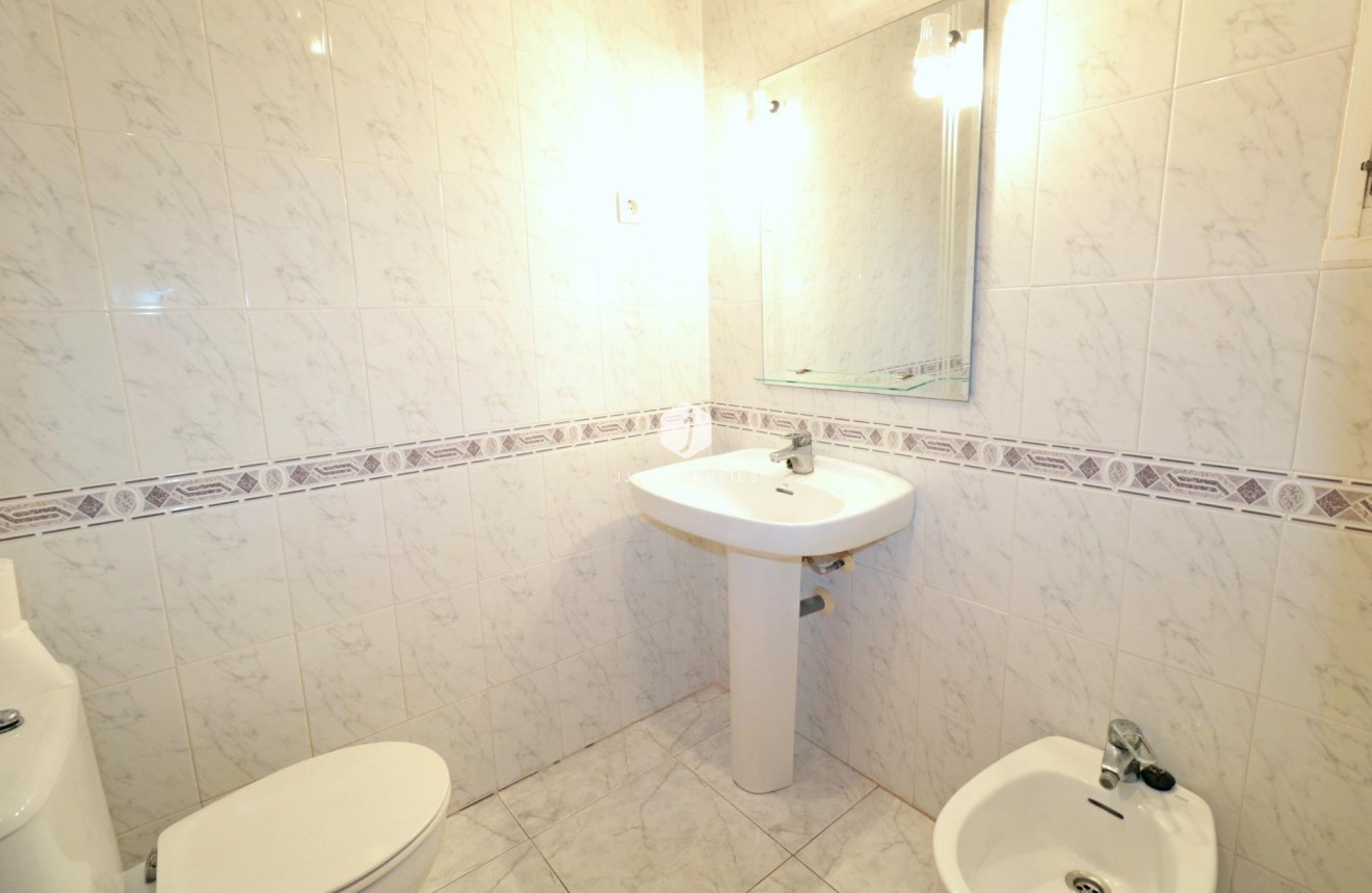 Resale - Apartment / flat -
Torrevieja - Playa del Cura
