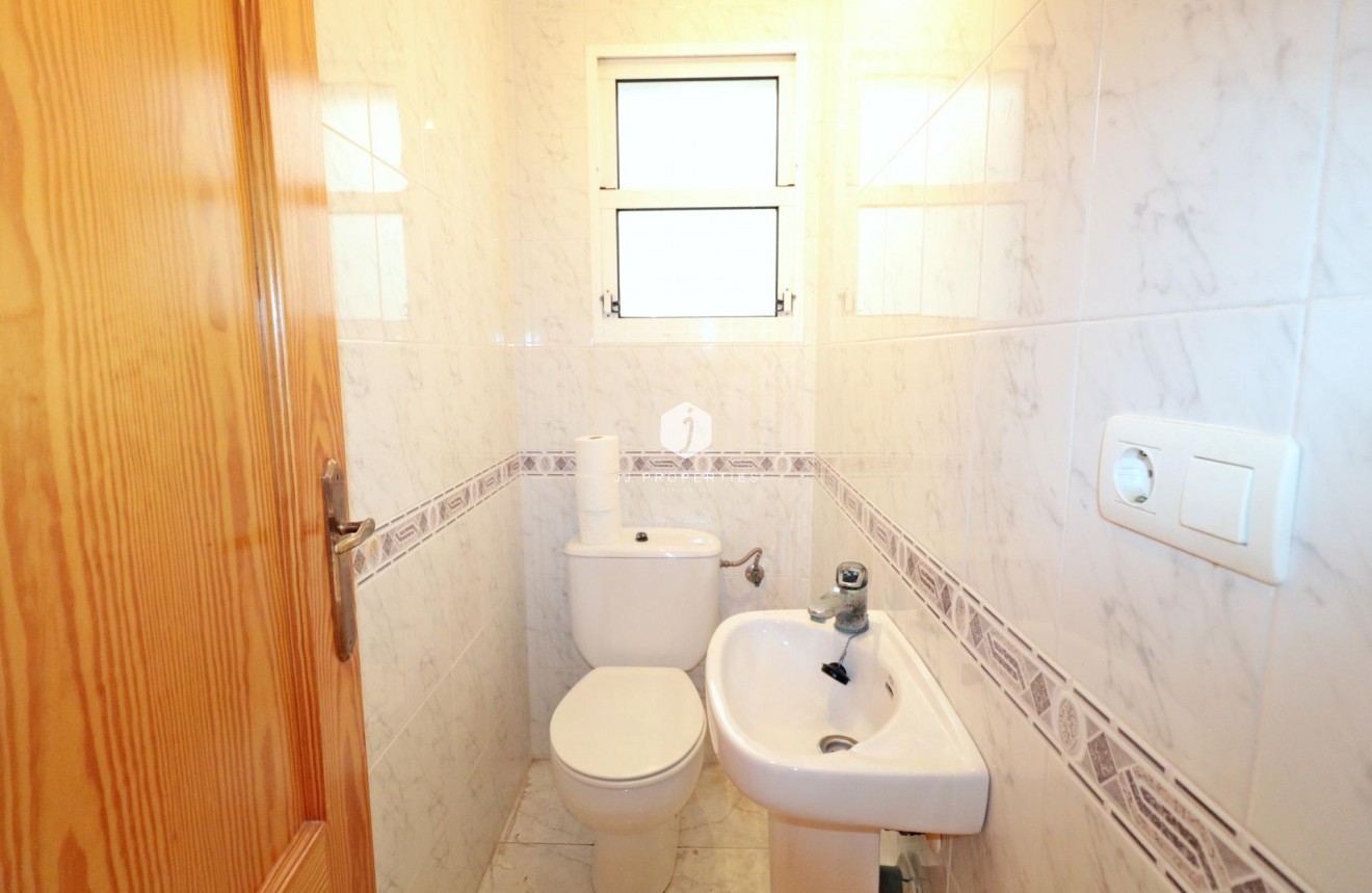 Resale - Apartment / flat -
Torrevieja - Playa del Cura