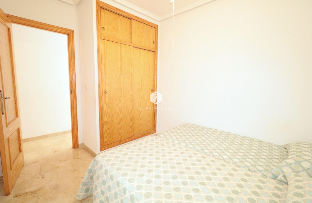 Resale - Apartment / flat -
Torrevieja - Playa del Cura