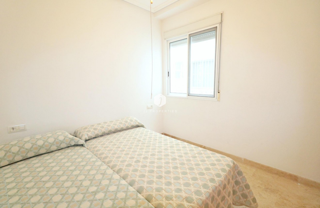 Resale - Apartment / flat -
Torrevieja - Playa del Cura