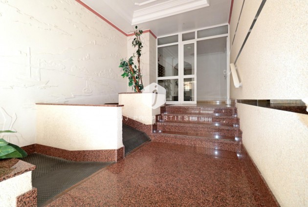 Resale - Apartment / flat -
Torrevieja - Playa del Cura